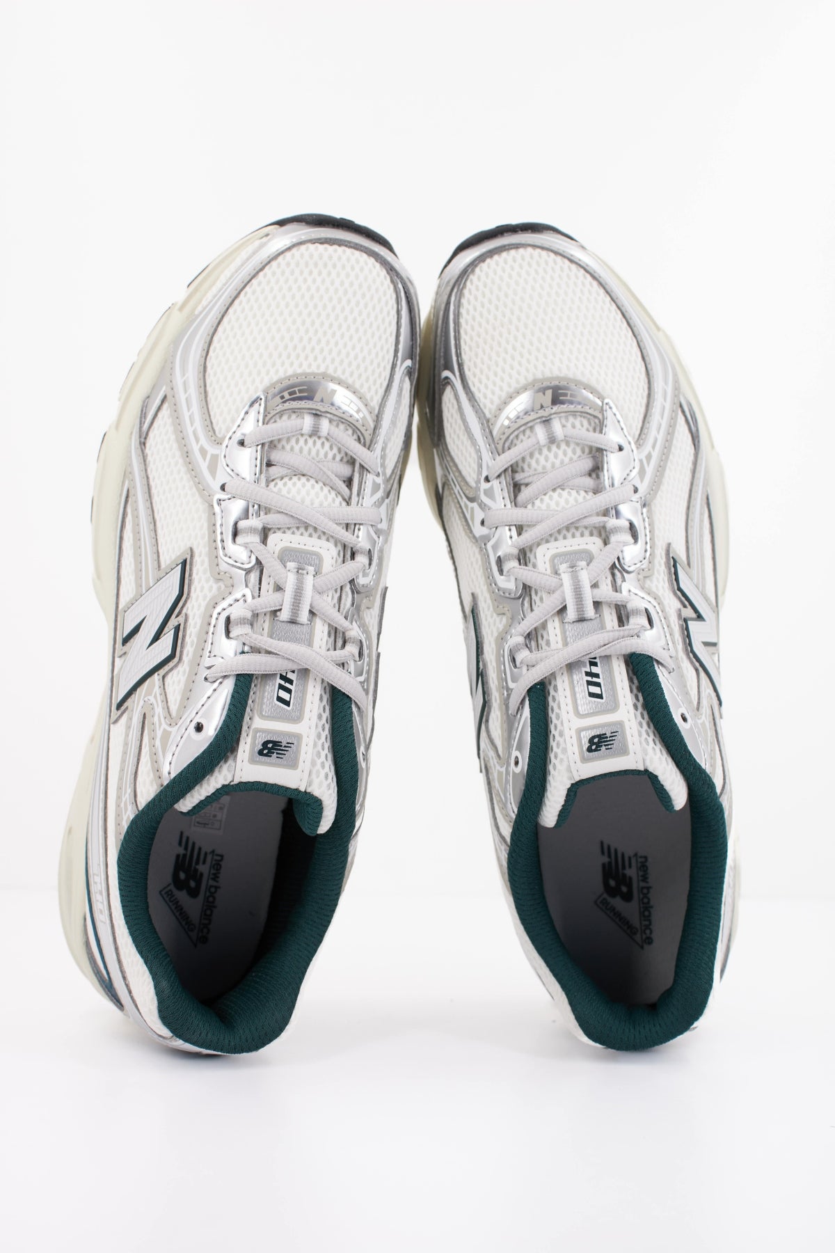 NEW BALANCE U en color BLANCO  (3)