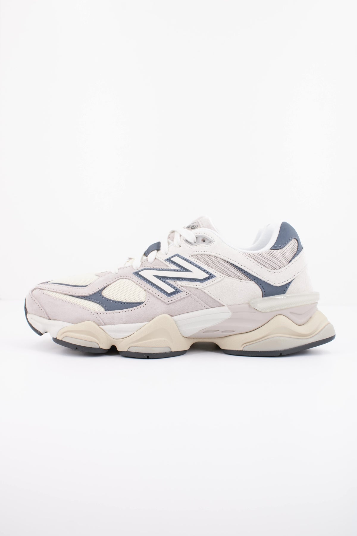 NEW BALANCE U en color BEIS  (1)