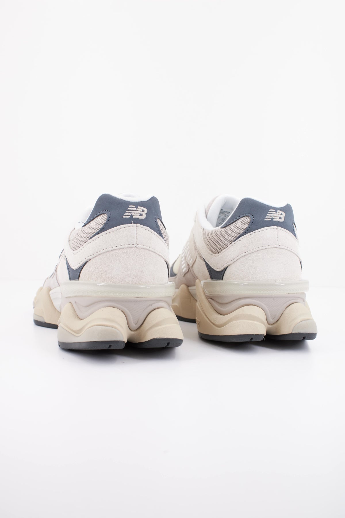 NEW BALANCE U en color BEIS  (4)