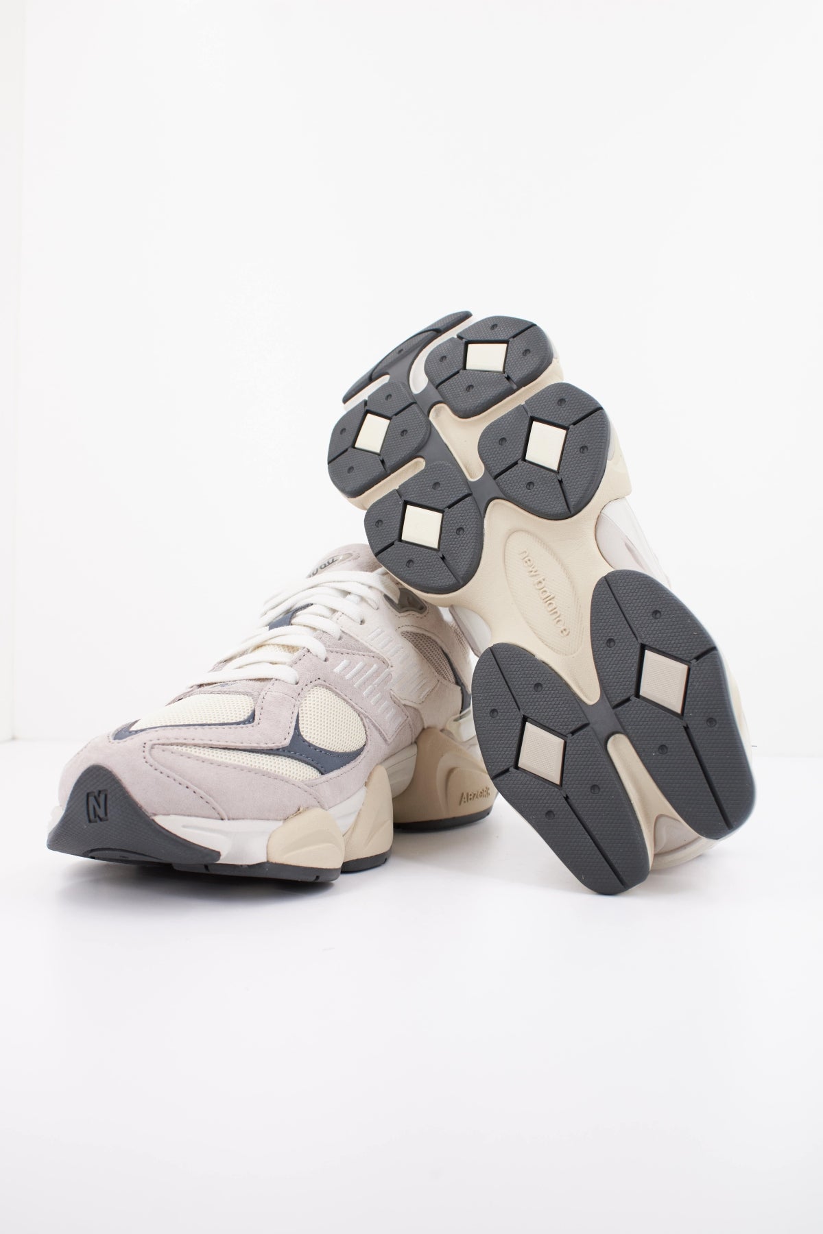 NEW BALANCE U en color BEIS  (5)