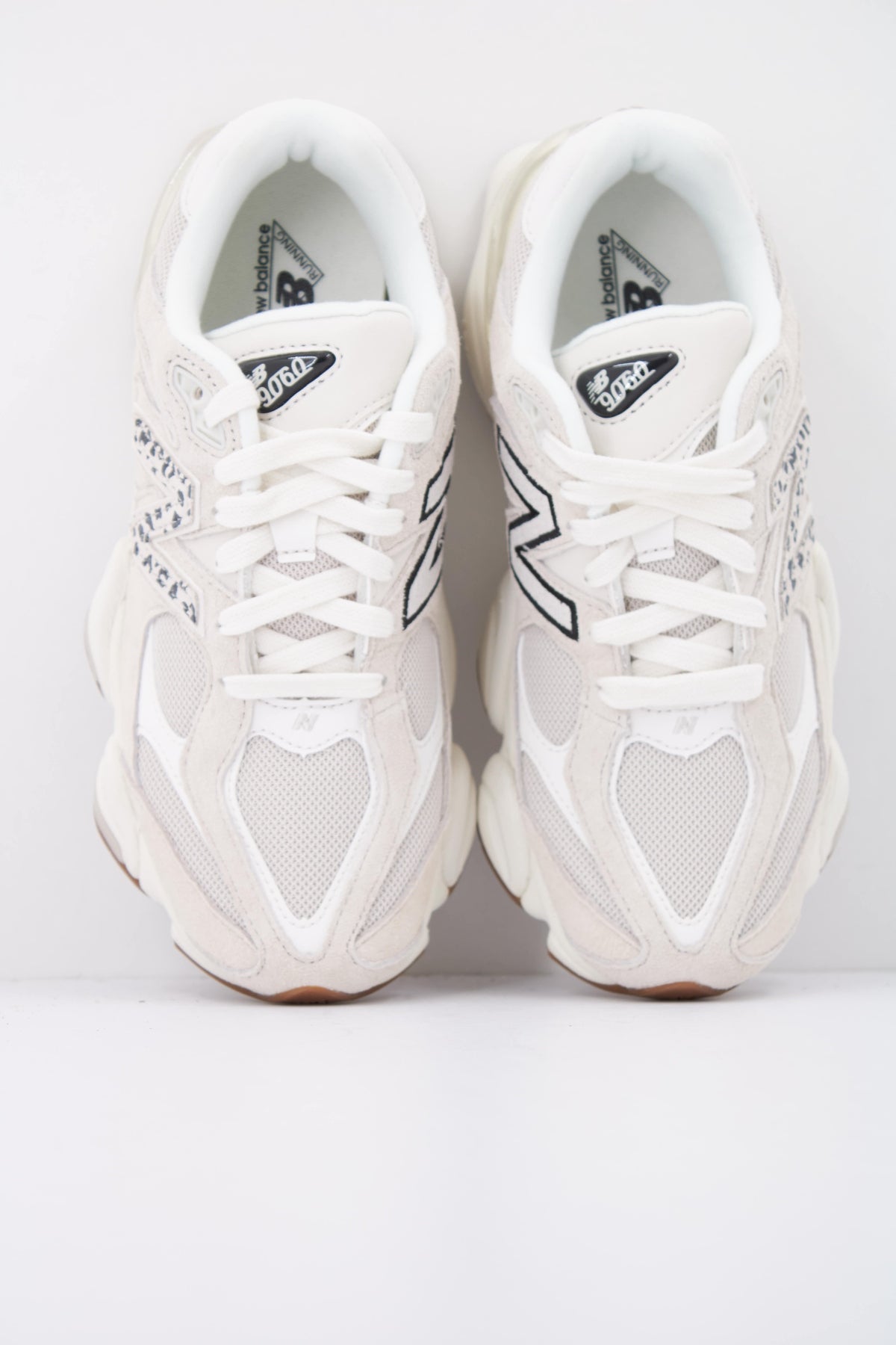 NEW BALANCE U en color BEIS  (3)