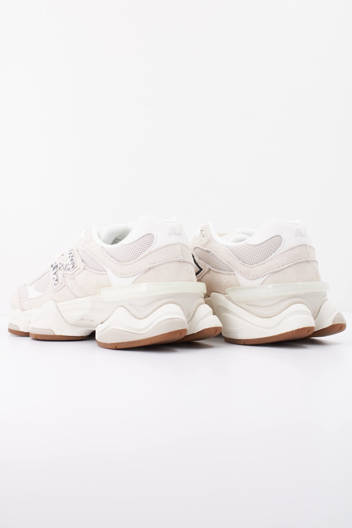 NEW BALANCE U en color BEIS  (4)