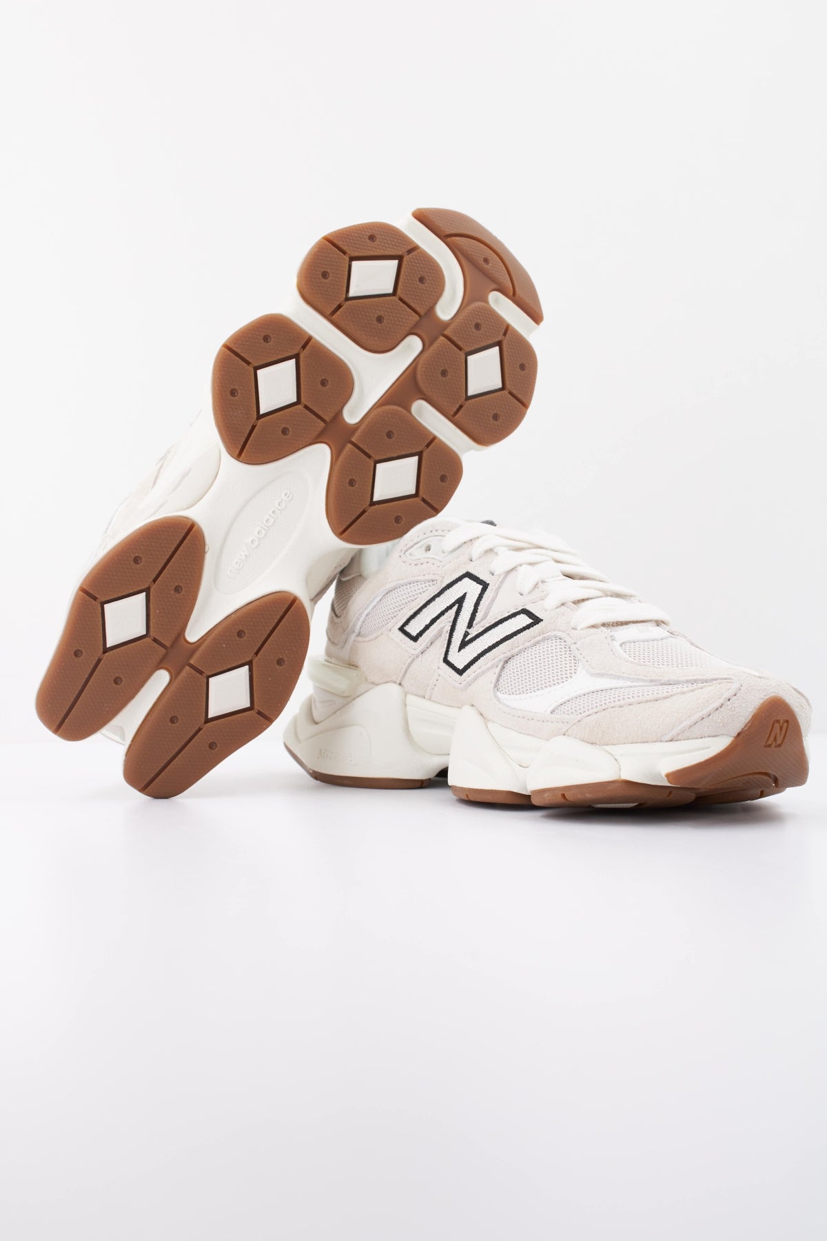 NEW BALANCE U en color BEIS  (5)