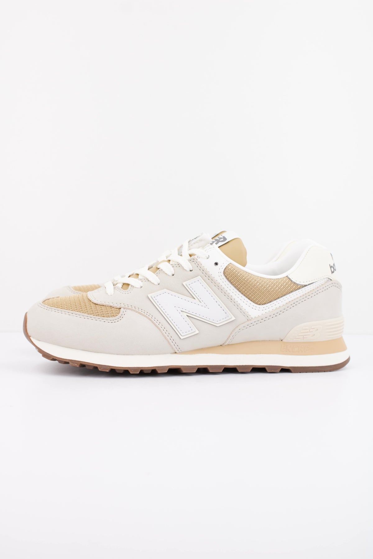 NEW BALANCE U  en color MARRON  (1)