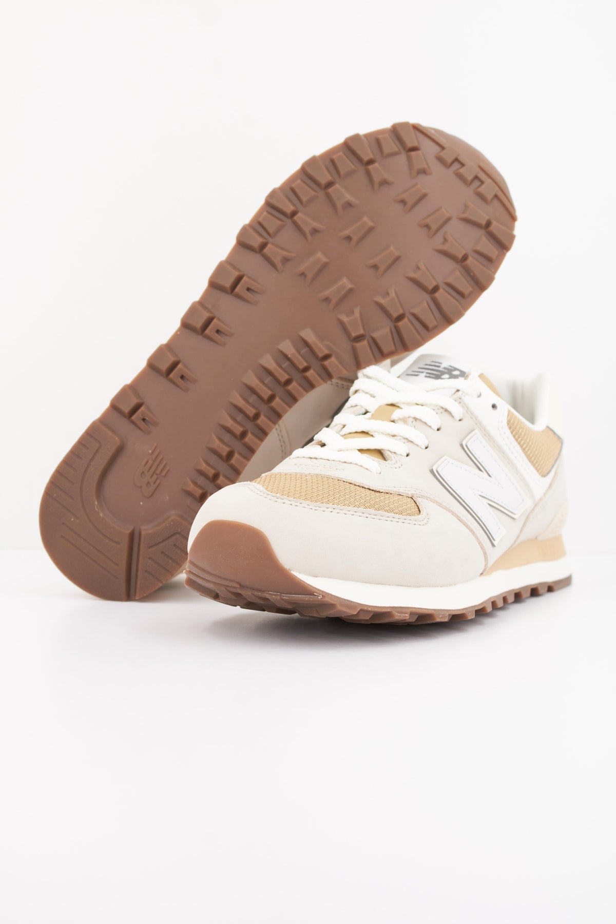 NEW BALANCE U  en color MARRON  (5)