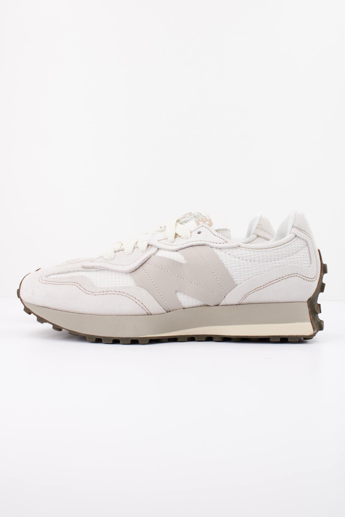NEW BALANCE U  en color BLANCO  (1)