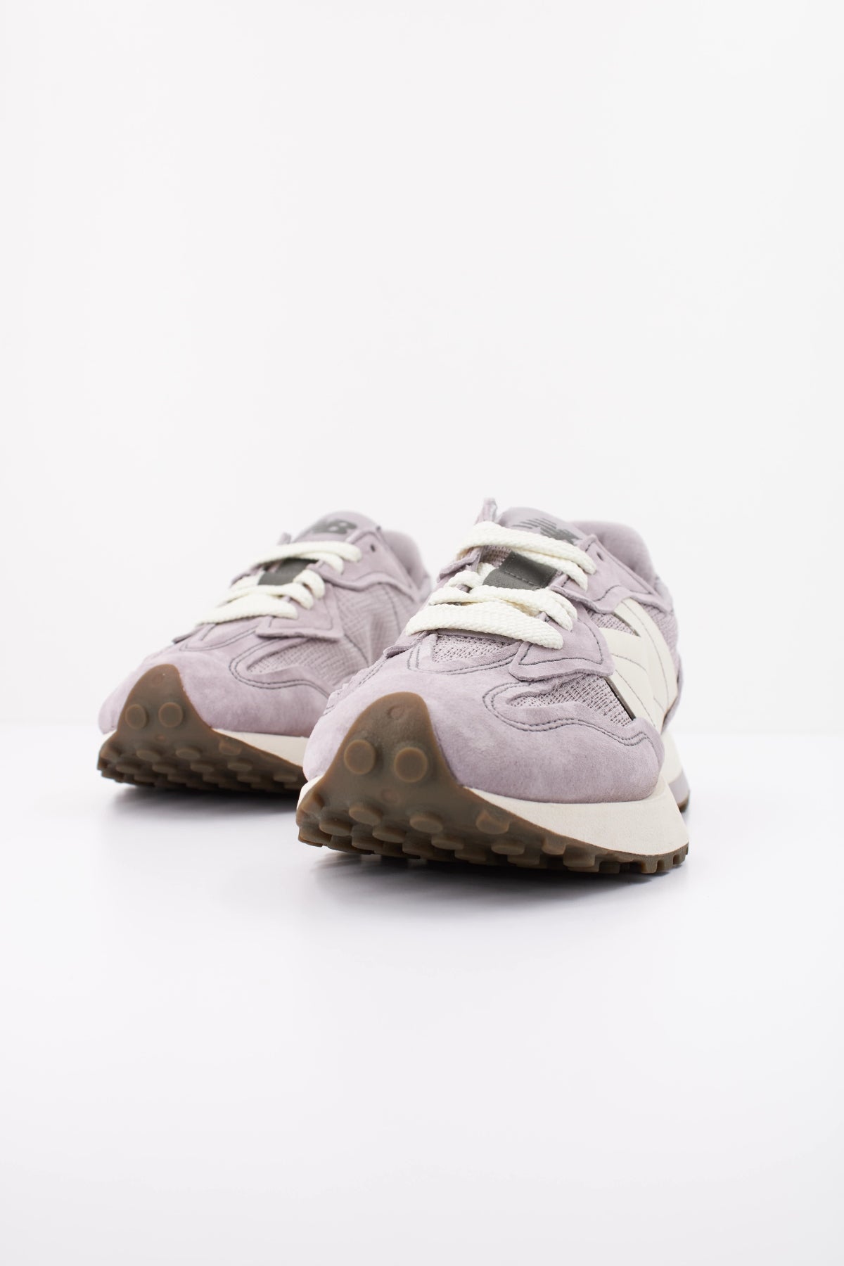 NEW BALANCE U  en color VIOLETA  (2)