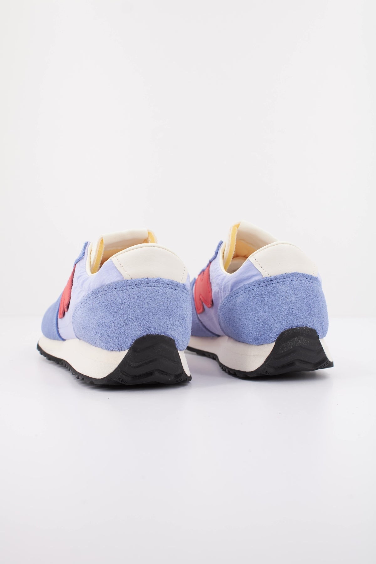 NEW BALANCE U  en color AZUL  (4)