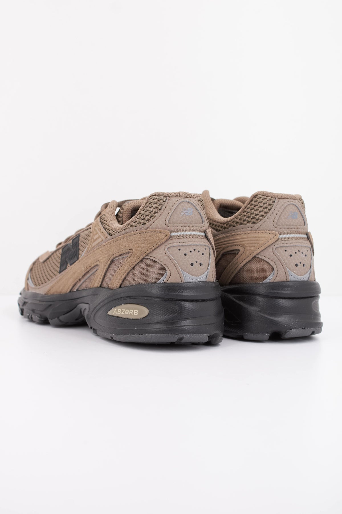 NEW BALANCE U en color VERDE  (4)