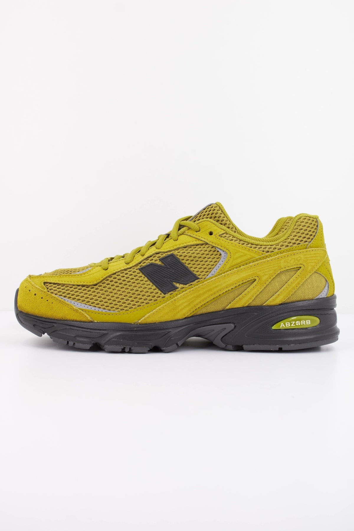 NEW BALANCE U en color VERDE  (1)
