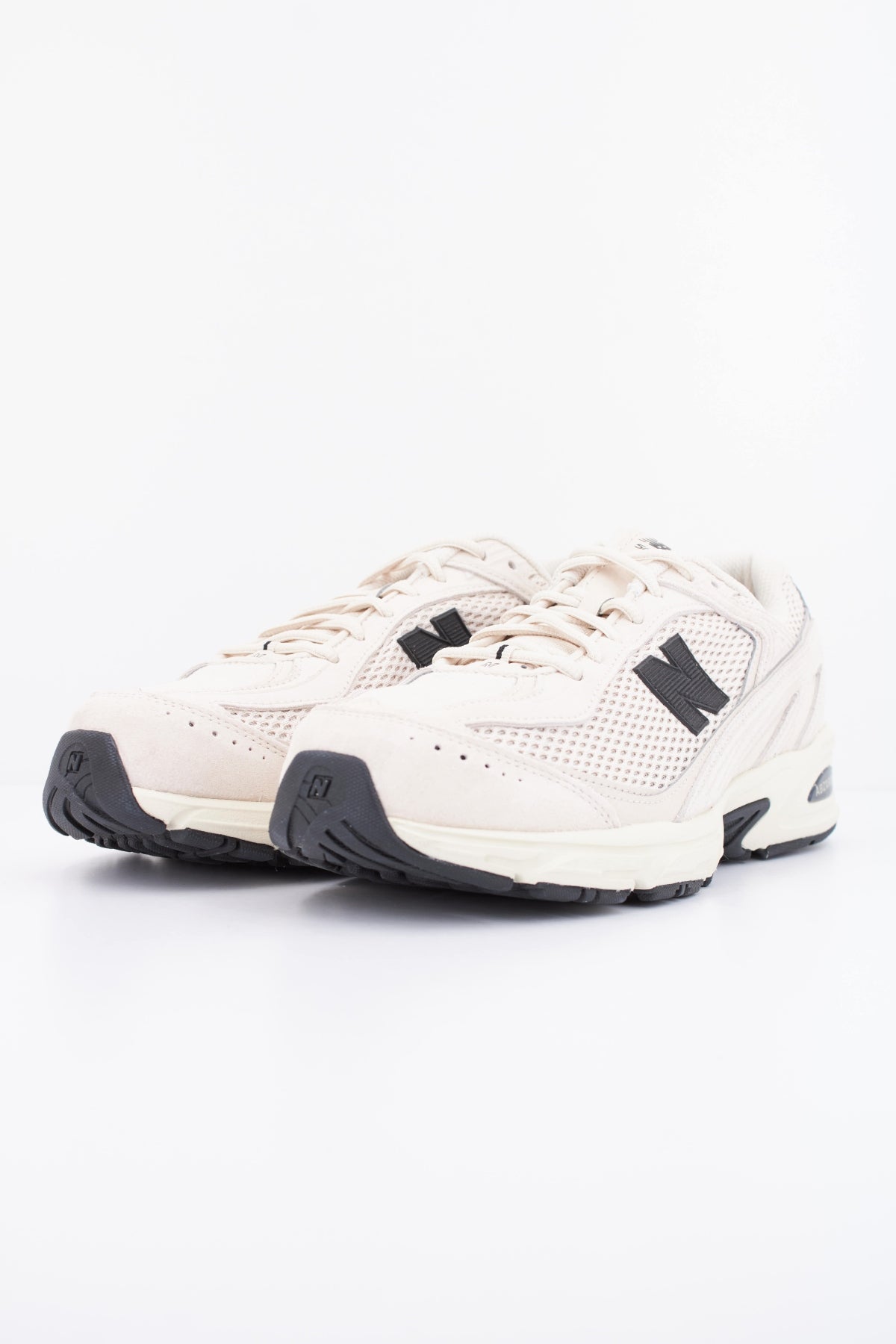 NEW BALANCE U en color BEIS  (2)