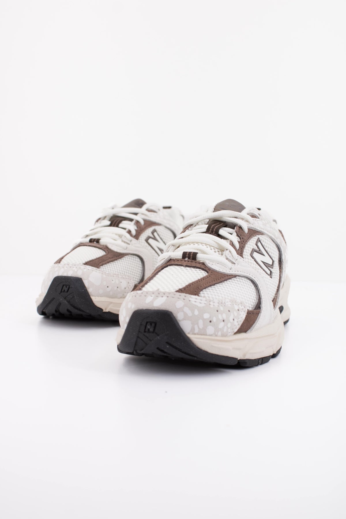 NEW BALANCE U en color BLANCO  (2)