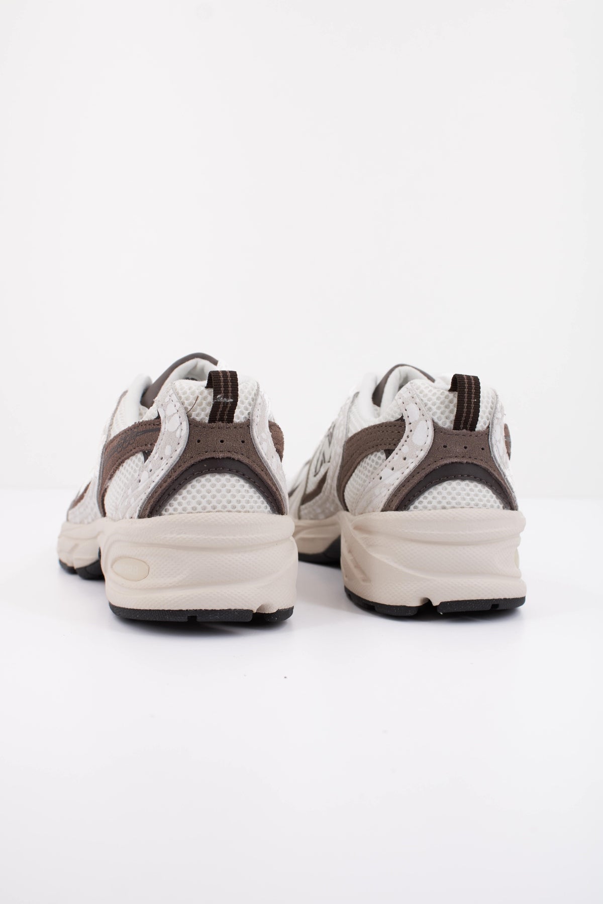 NEW BALANCE U en color BLANCO  (4)