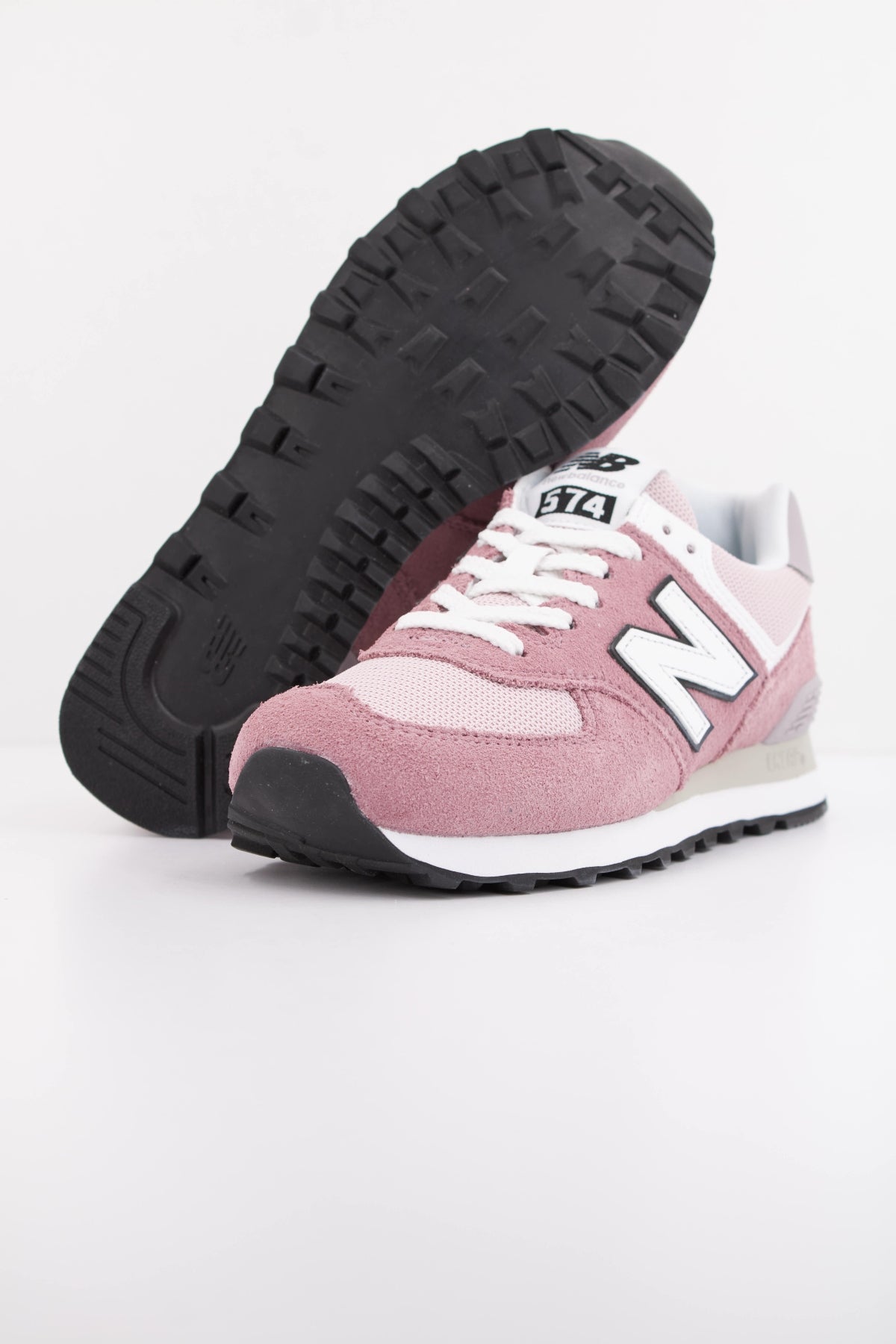 NEW BALANCE U en color ROSA  (5)