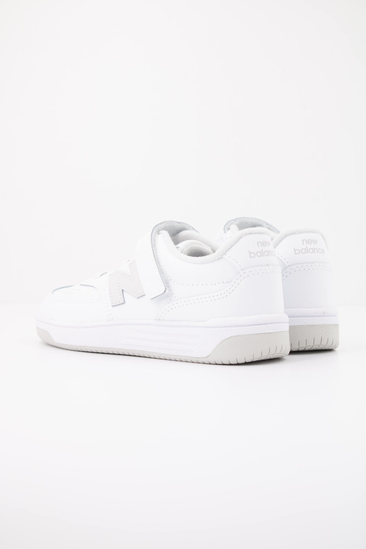 NEW BALANCE P F  en color BLANCO  (4)
