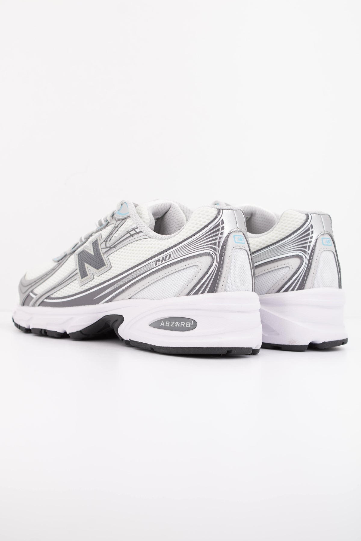 NEW BALANCE U  en color GRIS  (4)