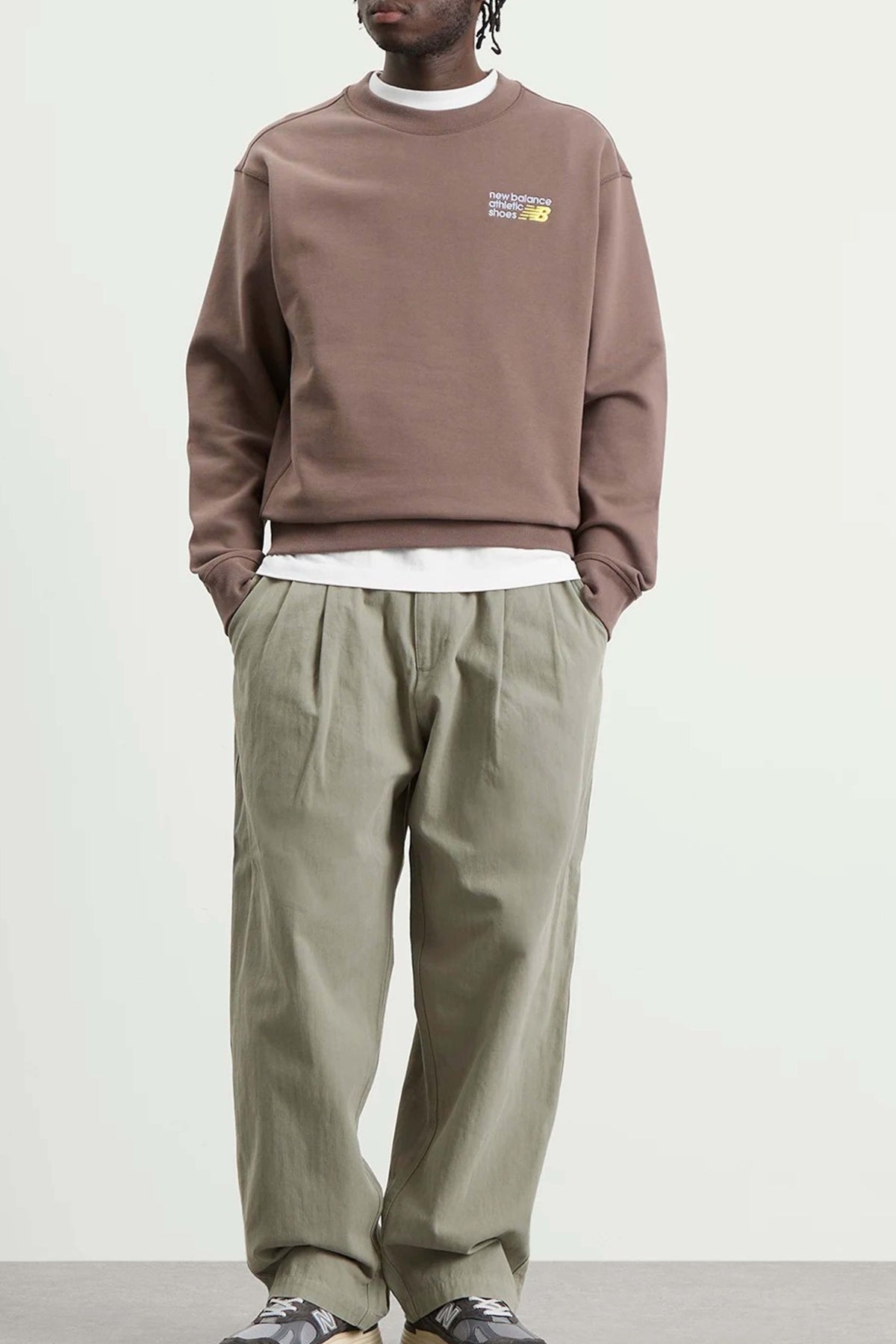 NEW BALANCE  en color MARRON CLARO  (1)