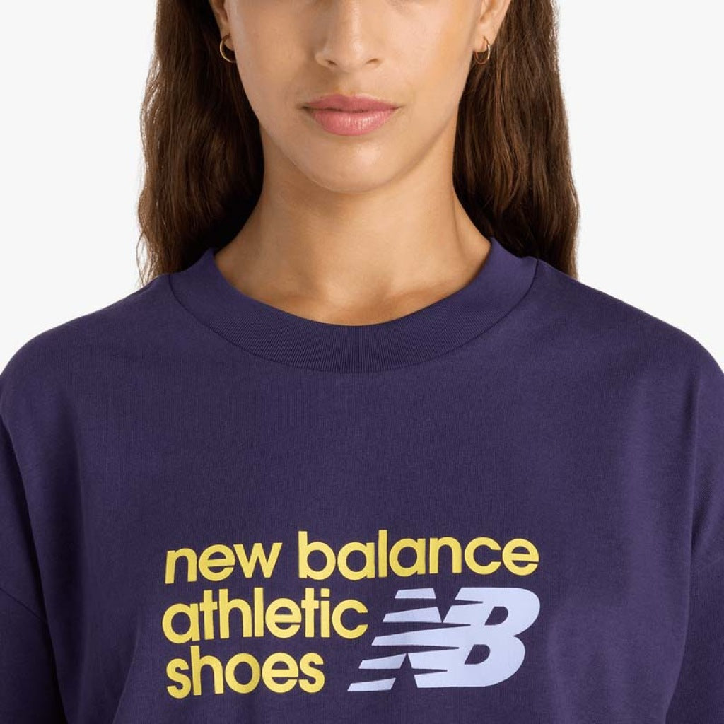 NEW BALANCE  ATHLETICS PREMIUM TSHIRT  en color VIOLETA  (6)