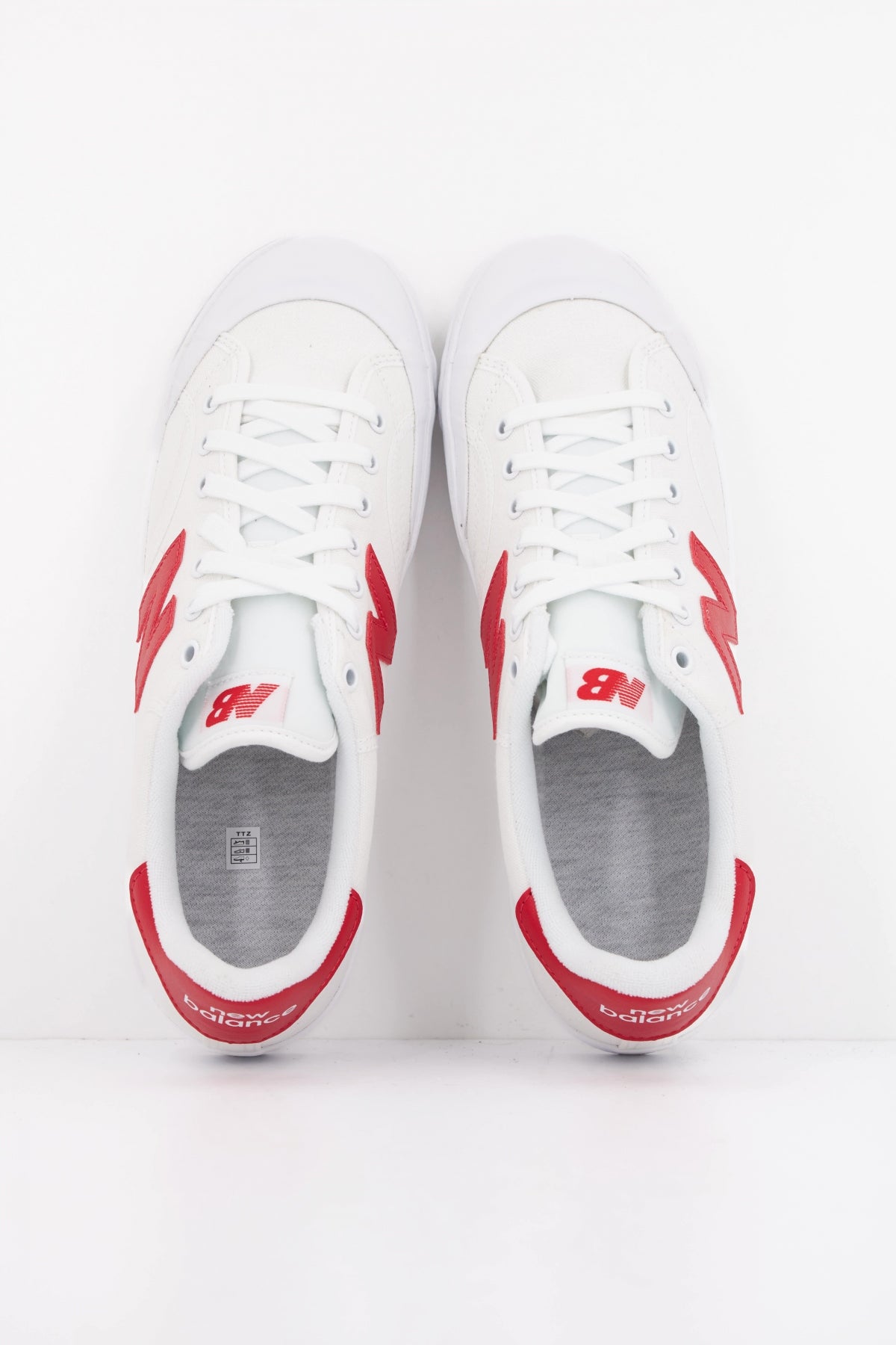 NEW BALANCE BB CRD en color BLANCO  (3)