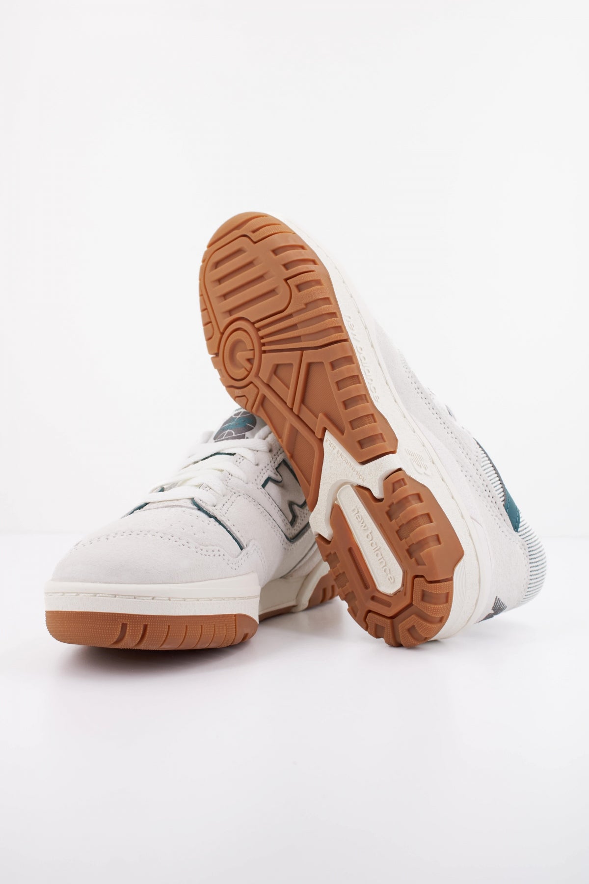 NEW BALANCE BBW SE en color BLANCO  (5)