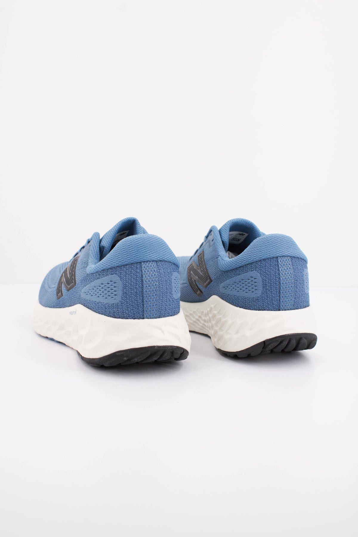 NEW BALANCE FRESH FOAM EVOZ en color AZUL  (4)