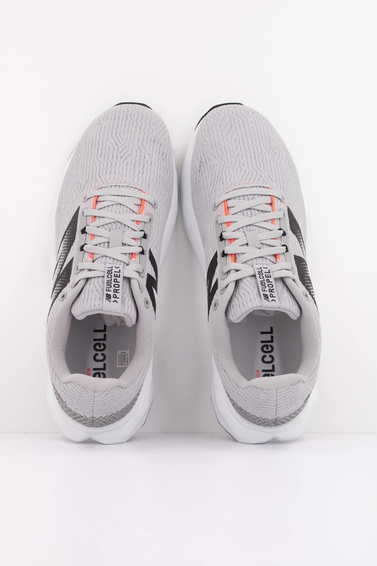NEW BALANCE MFCPR CV en color GRIS  (3)
