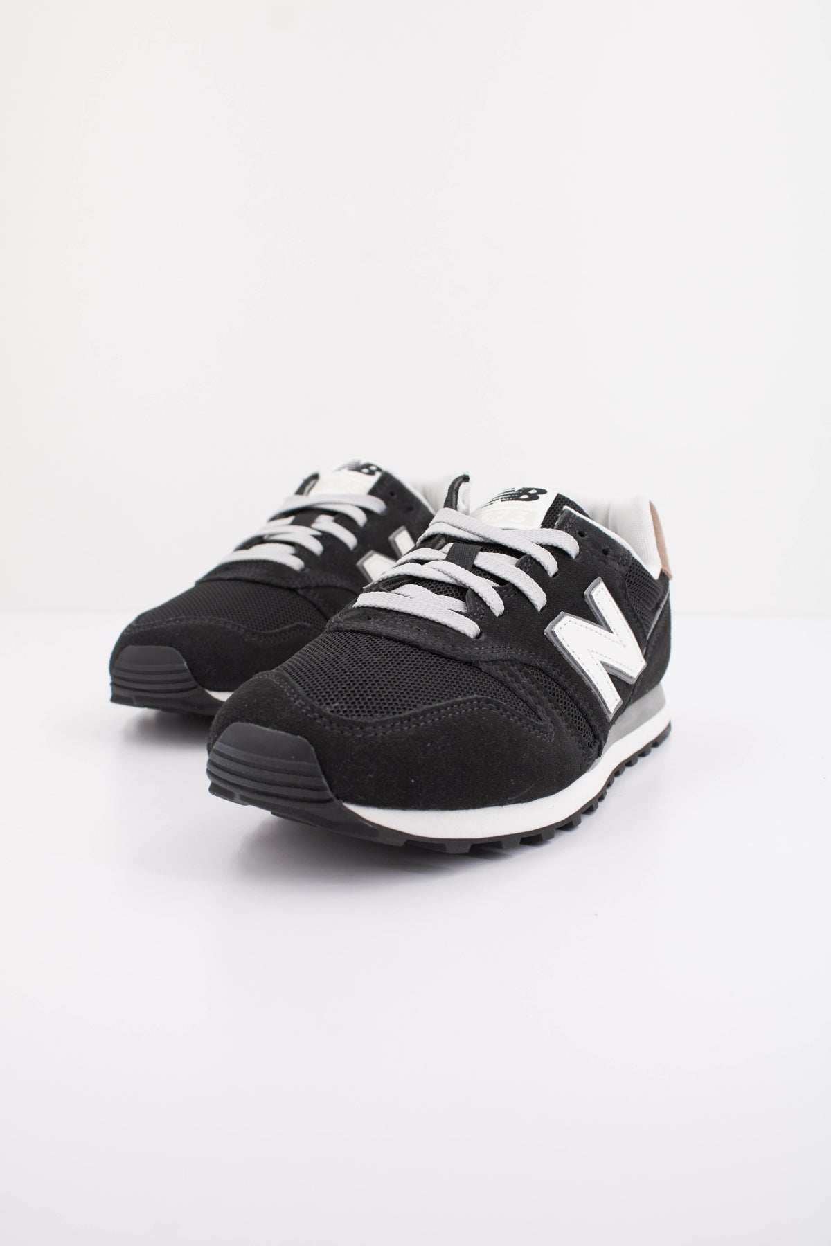 NEW BALANCE ML XB en color NEGRO  (2)