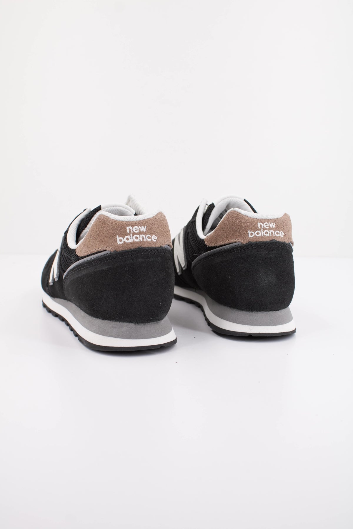NEW BALANCE ML XB en color NEGRO  (4)