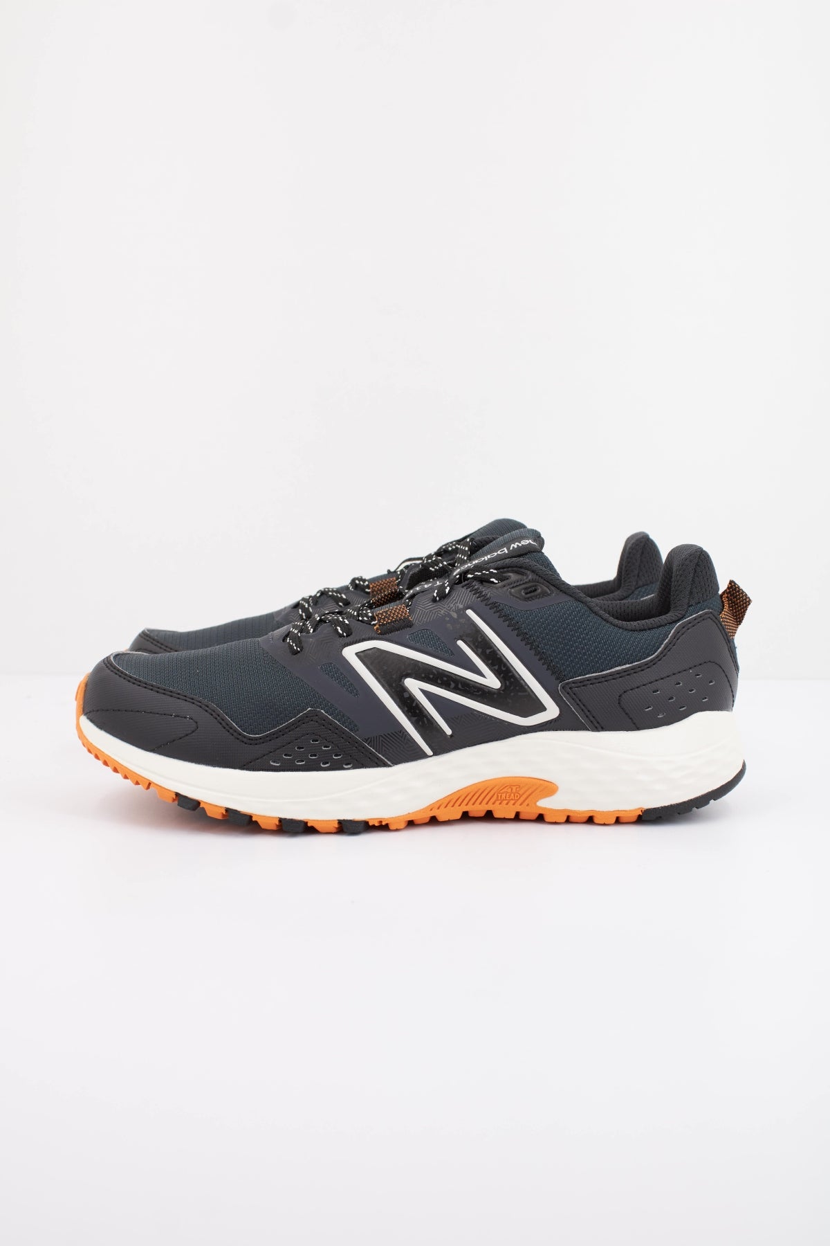 NEW BALANCE MT en color VERDE  (1)