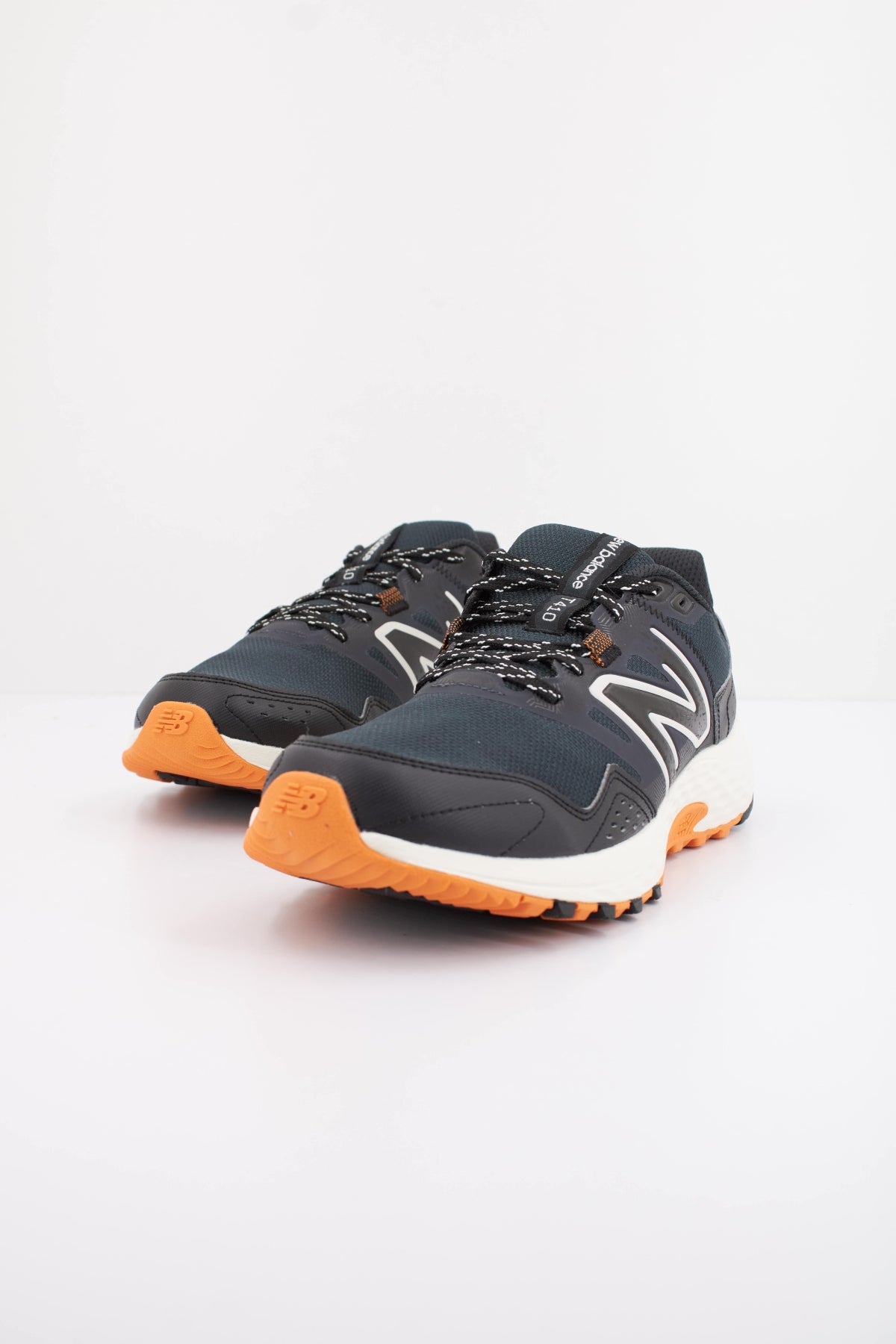 NEW BALANCE MT en color VERDE  (2)