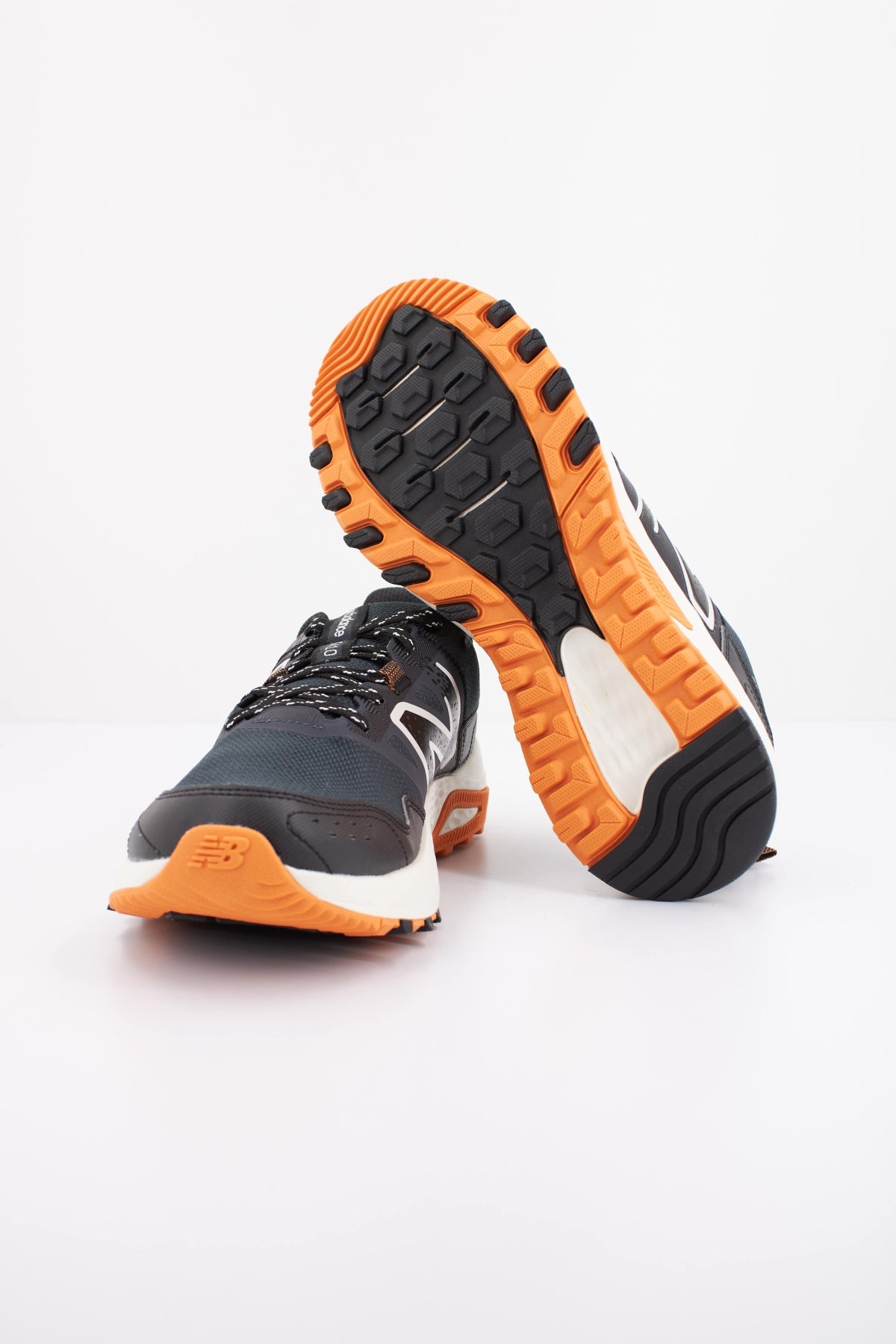 NEW BALANCE MT en color VERDE  (5)