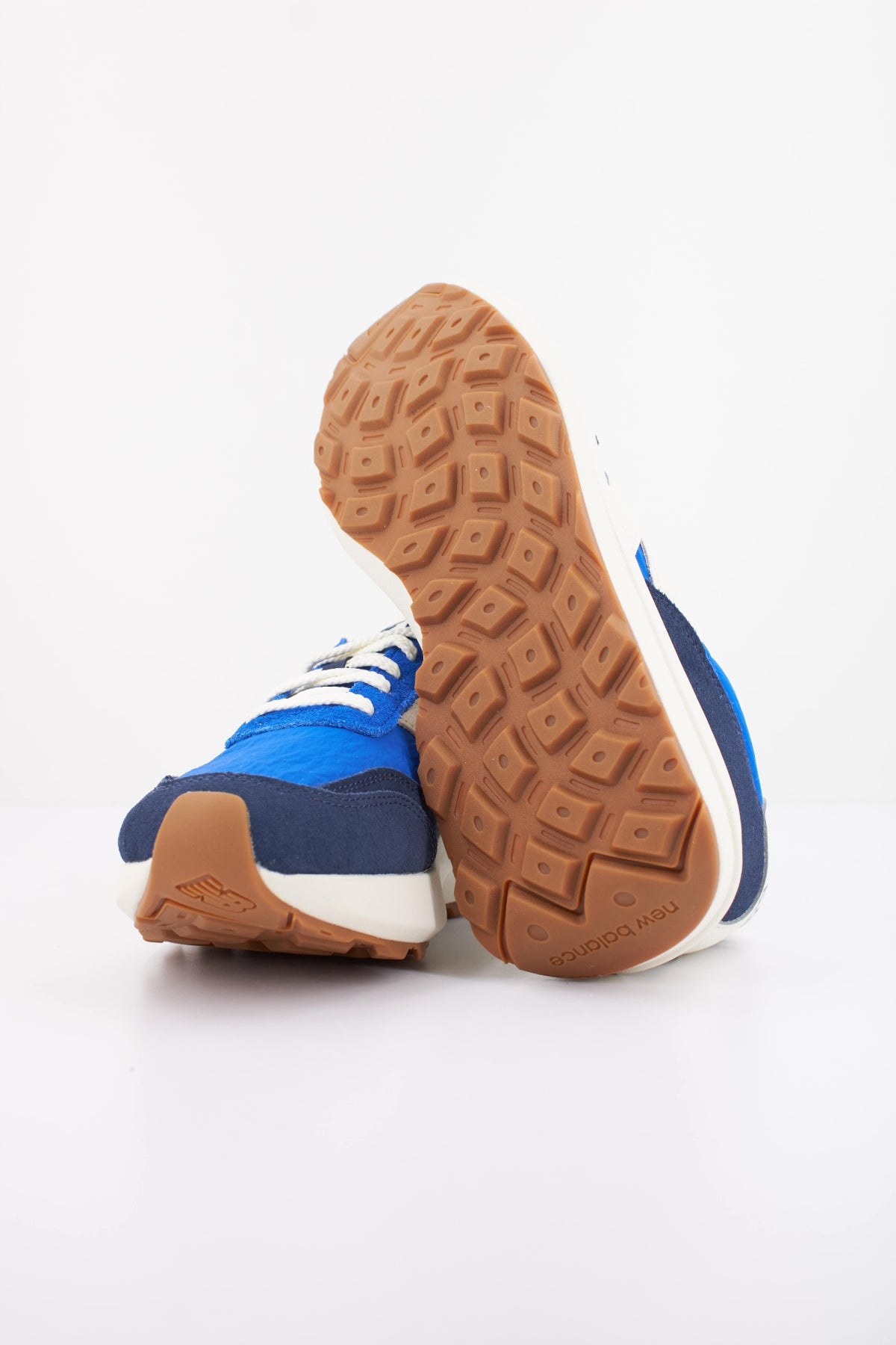 NEW BALANCE U VE en color AZUL  (5)