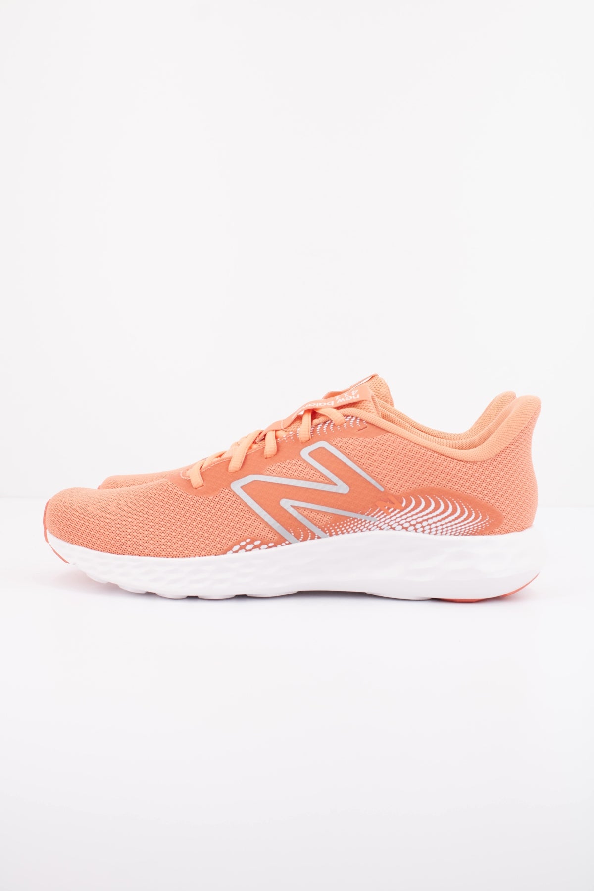 NEW BALANCE W RF en color NARANJA  (1)