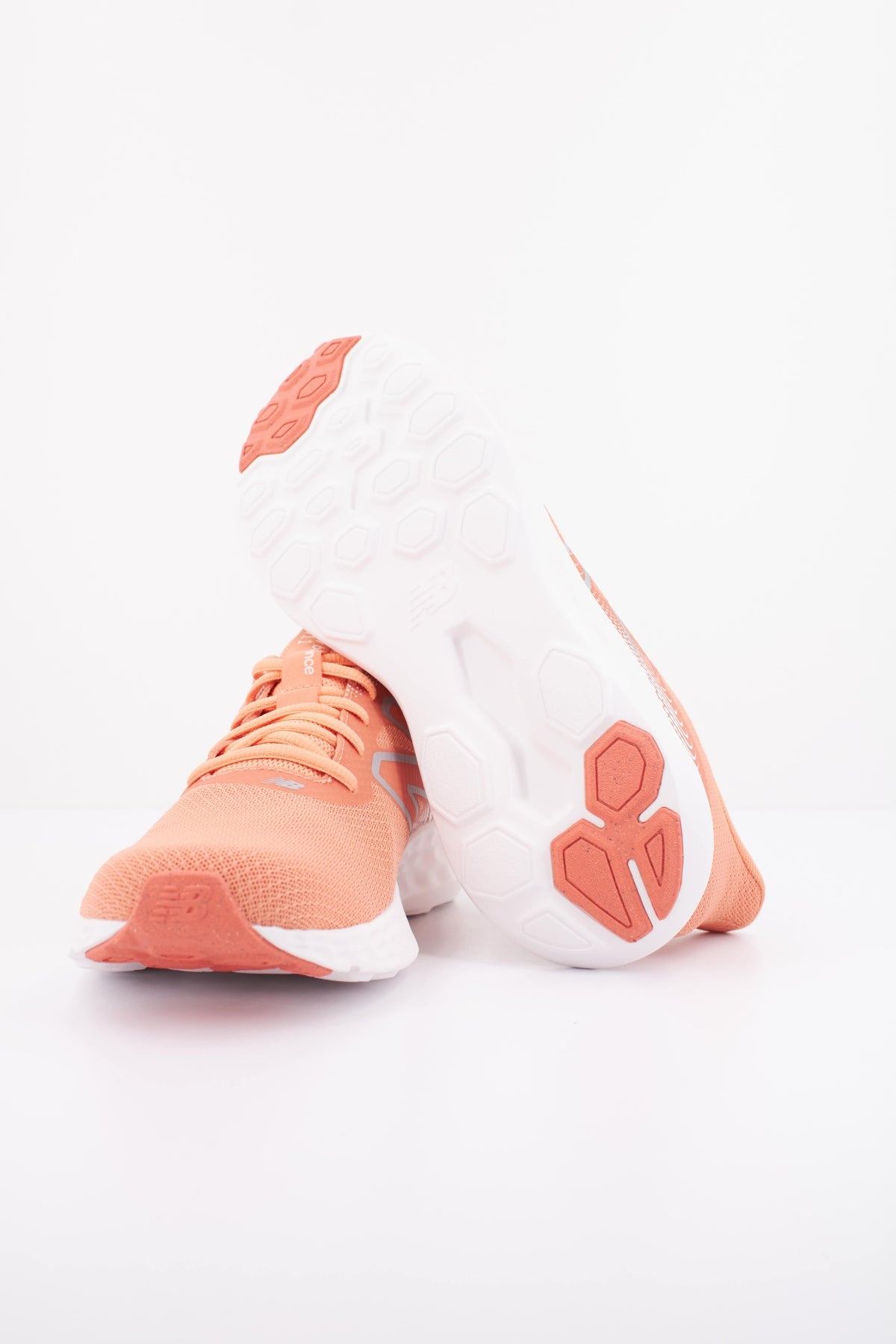 NEW BALANCE W RF en color NARANJA  (5)