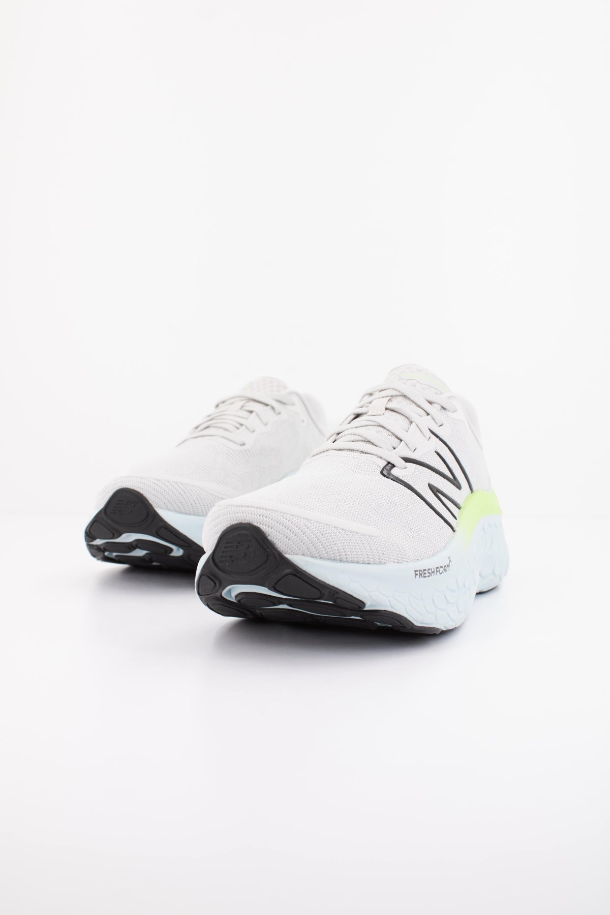 NEW BALANCE WKAIR CF en color GRIS  (2)