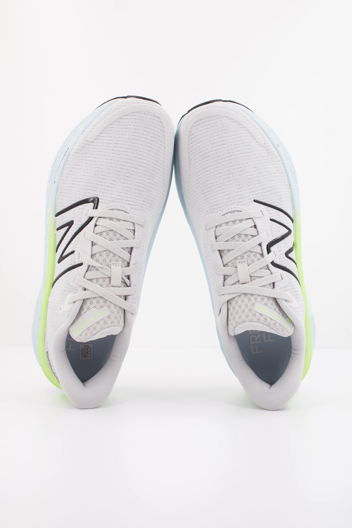 NEW BALANCE WKAIR CF en color GRIS  (3)