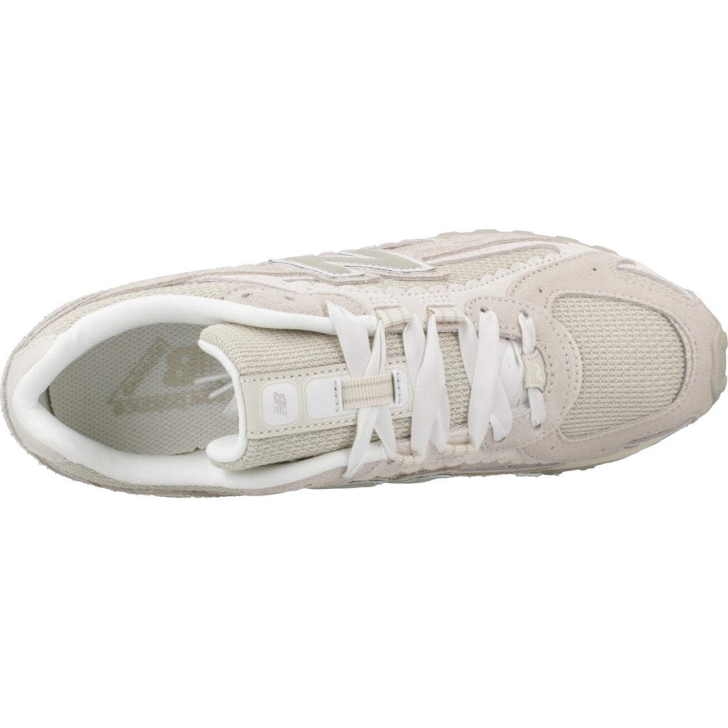 NEW BALANCE UL SZ  en color BEIS  (7)