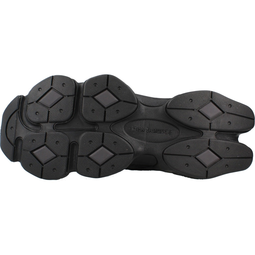 NEW BALANCE U ZGE DEPORTIVO en color NEGRO  (6)