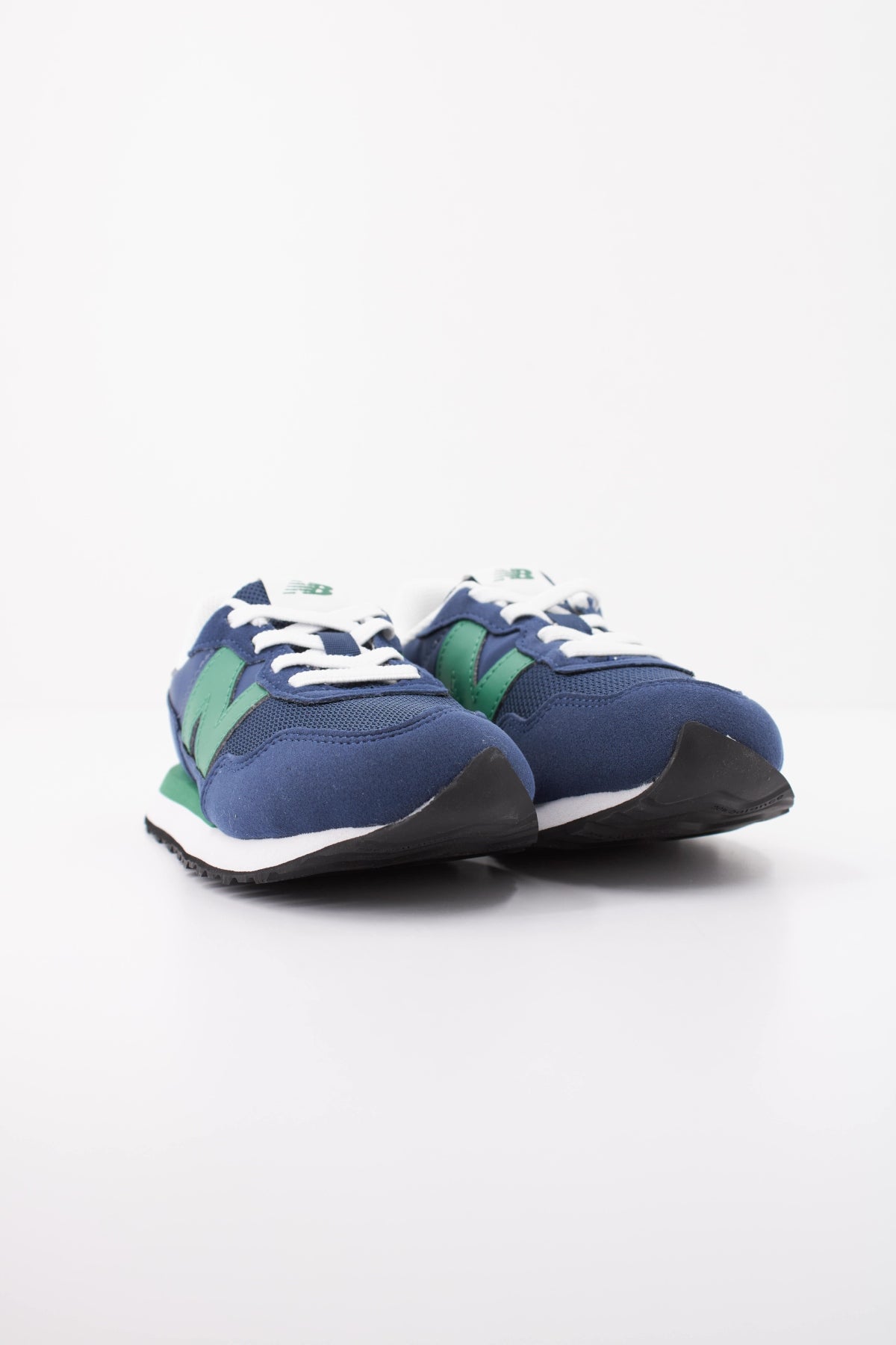 NEW BALANCE P JH DEPORTIVO en color AZUL  (2)