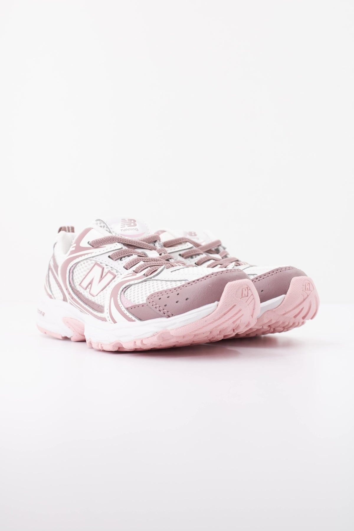 NEW BALANCE P M DEPORTIVO en color ROSA  (2)