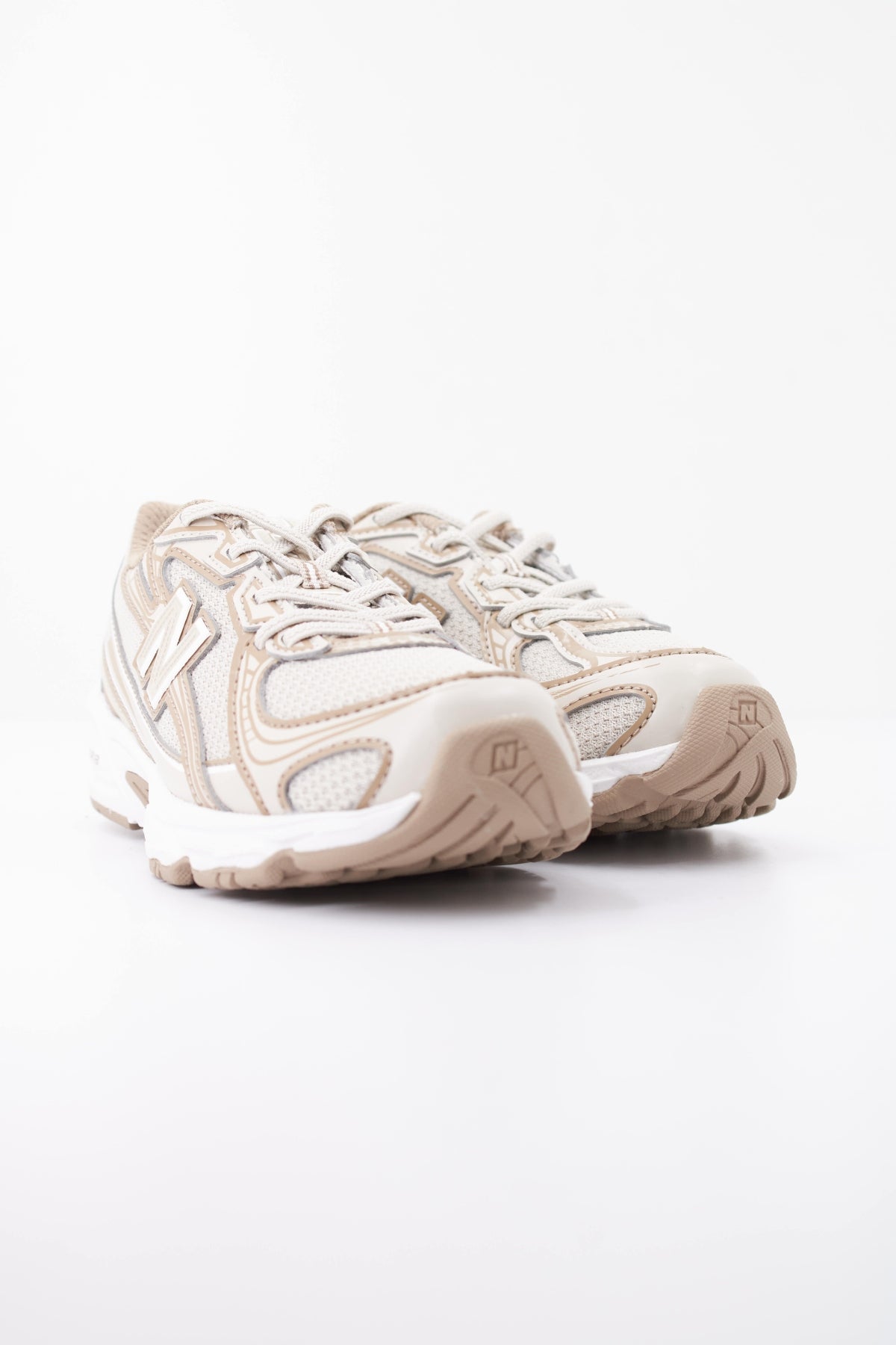 NEW BALANCE P  en color BEIS  (2)