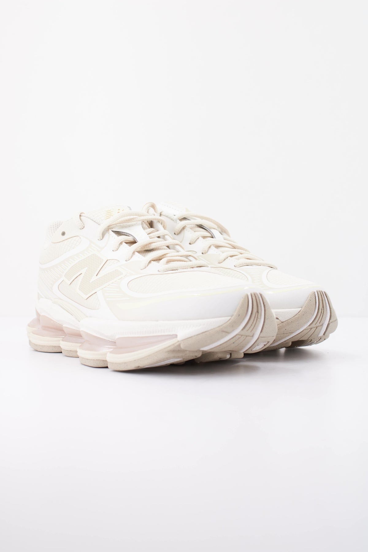 NEW BALANCE U en color BLANCO  (2)