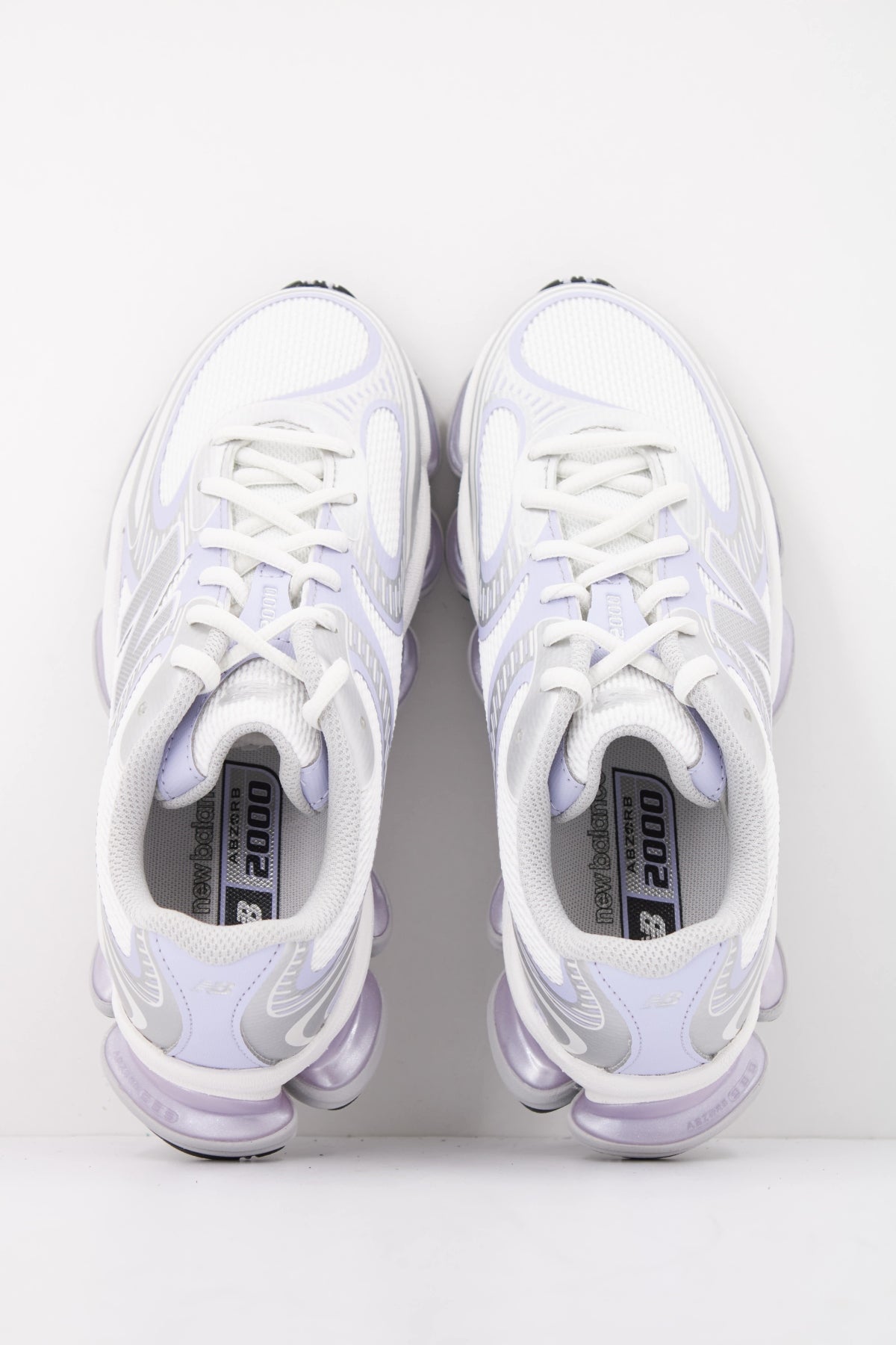 NEW BALANCE U en color PLATA  (3)