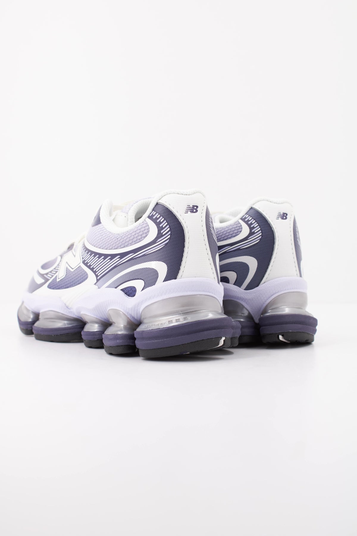 NEW BALANCE U en color VIOLETA  (4)
