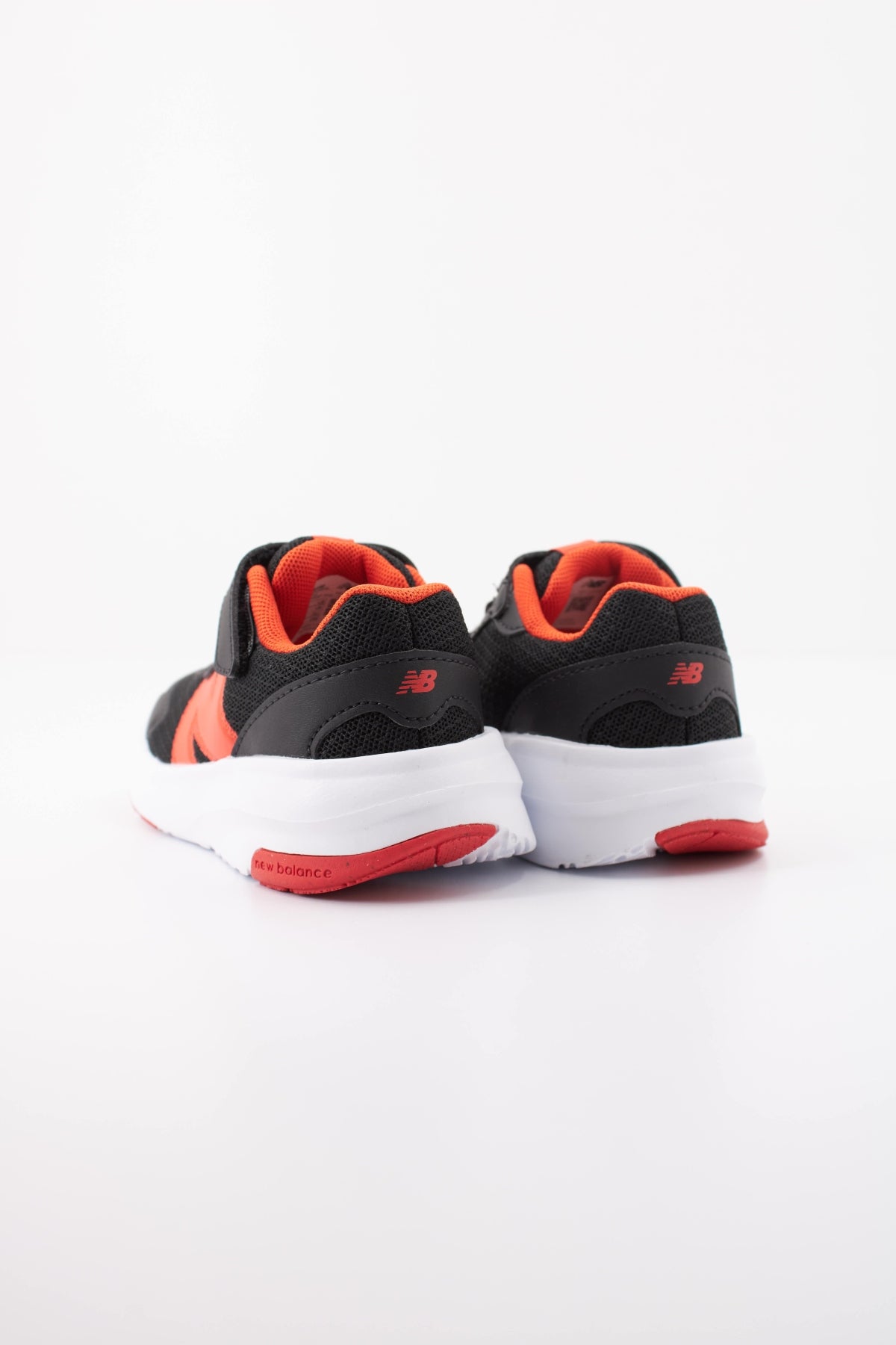 NEW BALANCE I M DEPORTIVO en color NEGRO  (4)
