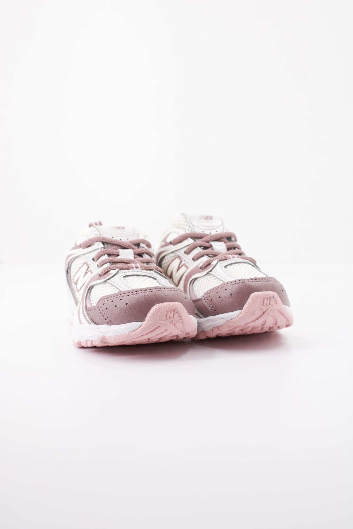 NEW BALANCE I G DEPORTIVO en color GRIS  (2)