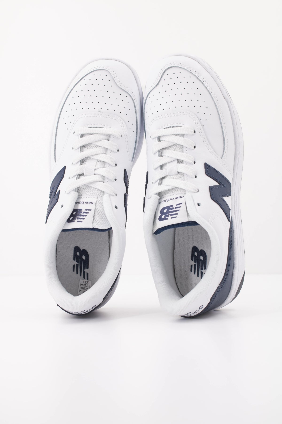 NEW BALANCE G KG DEPORTIVO en color BLANCO  (3)