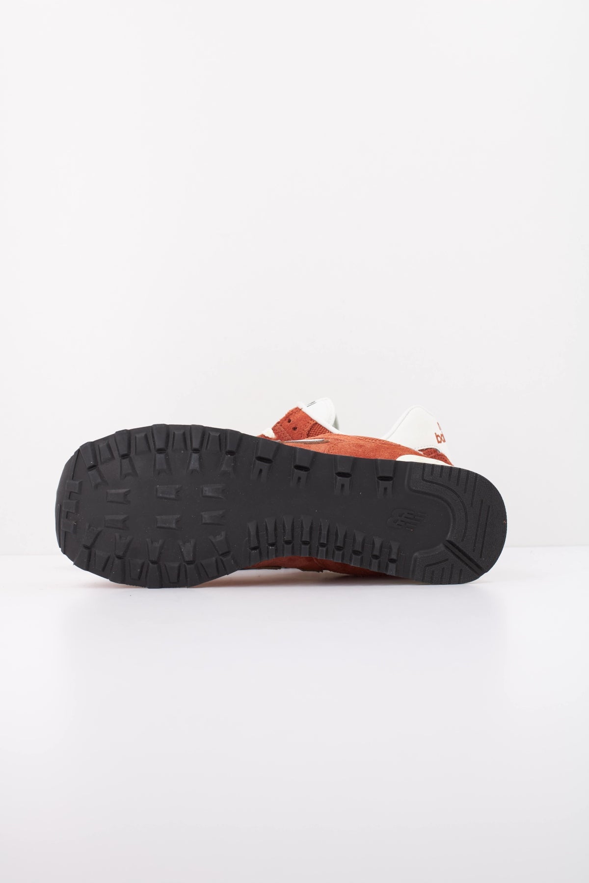 NEW BALANCE U UK DEPORTIVO en color MARRON  (5)