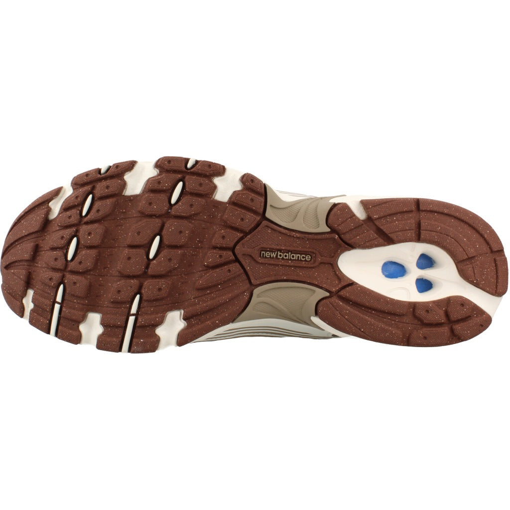 NEW BALANCE U COB DEPORTIVO en color BEIS  (6)