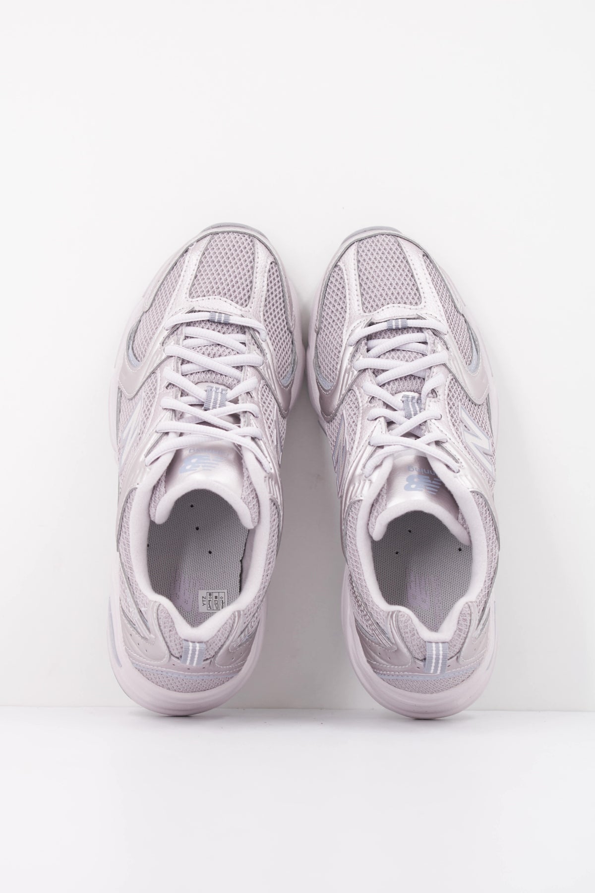 NEW BALANCE U ELG DEPORTIVO en color GRIS  (3)